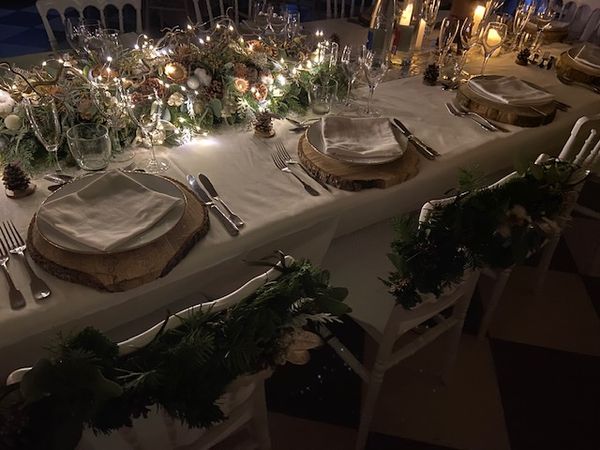 Guirlandes lumineuses tables mariage Alexandra Druesne